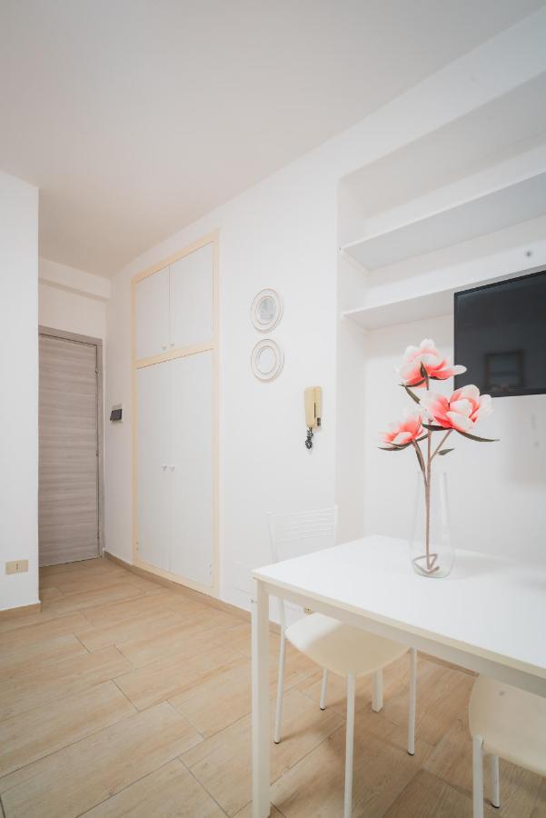 Suite "Castello" Del Garda - Apt Per Coppie Garda Desenzano del Garda Eksteriør billede